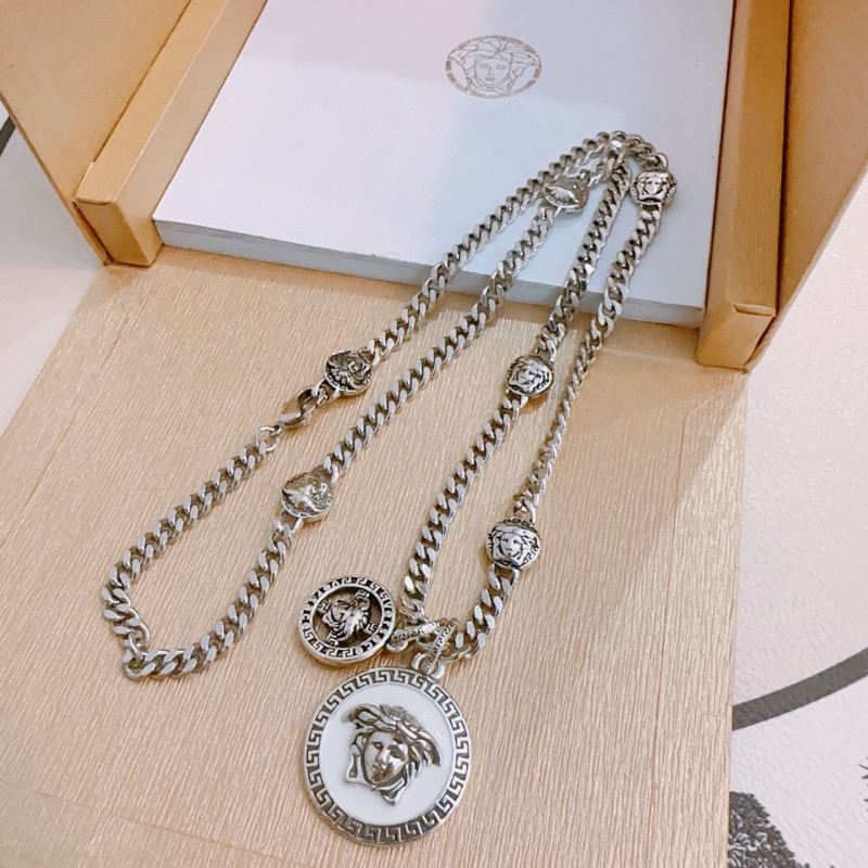 VERSACE